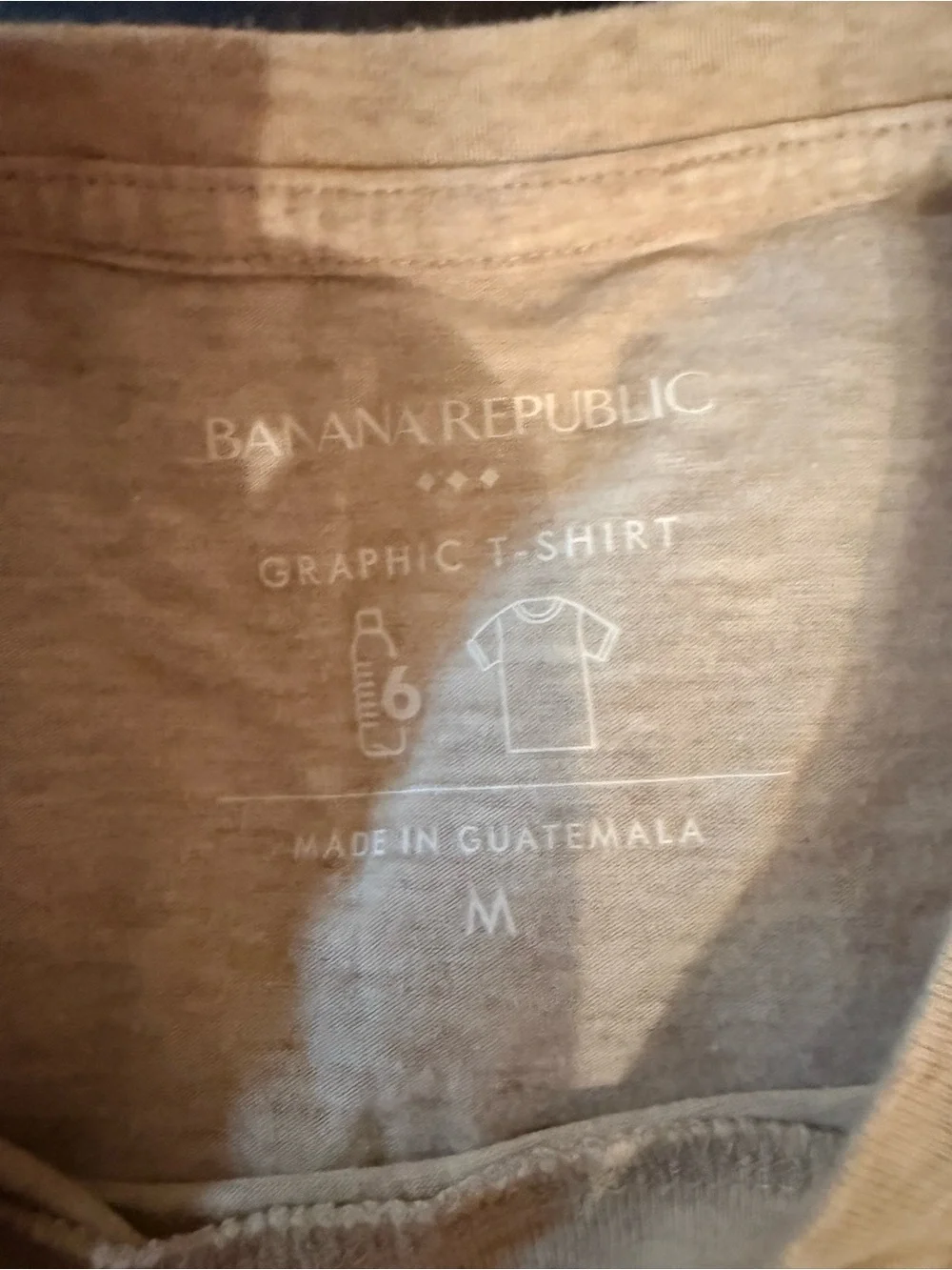 Banana Republic Light Gray Graphic Giraffe Short Sleeve Tee
